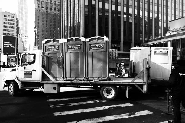 Best Porta potty rental near me  in Cave City, KY